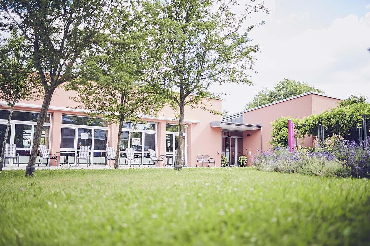 Hausansicht des Johanniter-Pflegewohnhauses in Mögglingen