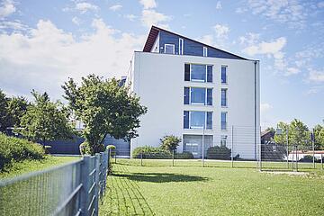 Das Johanniter-Haus Herrsching liegt im Grünen