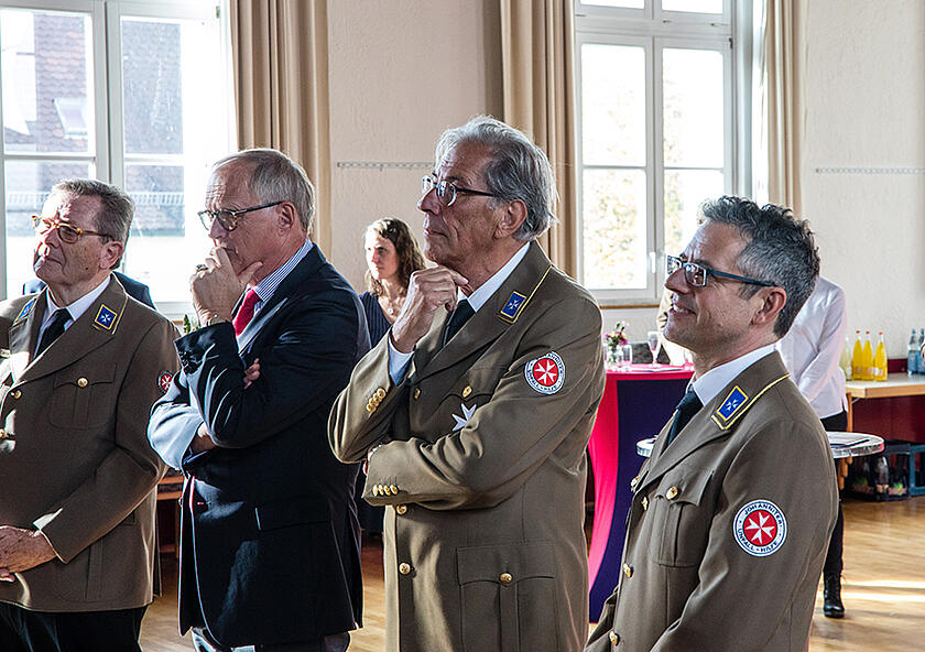 Teilnehmer der Amtseinführung und Verabschiedung