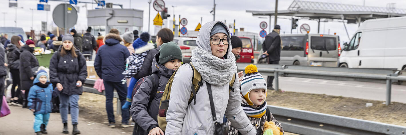 Eine ukrainische Familie auf der Flucht.